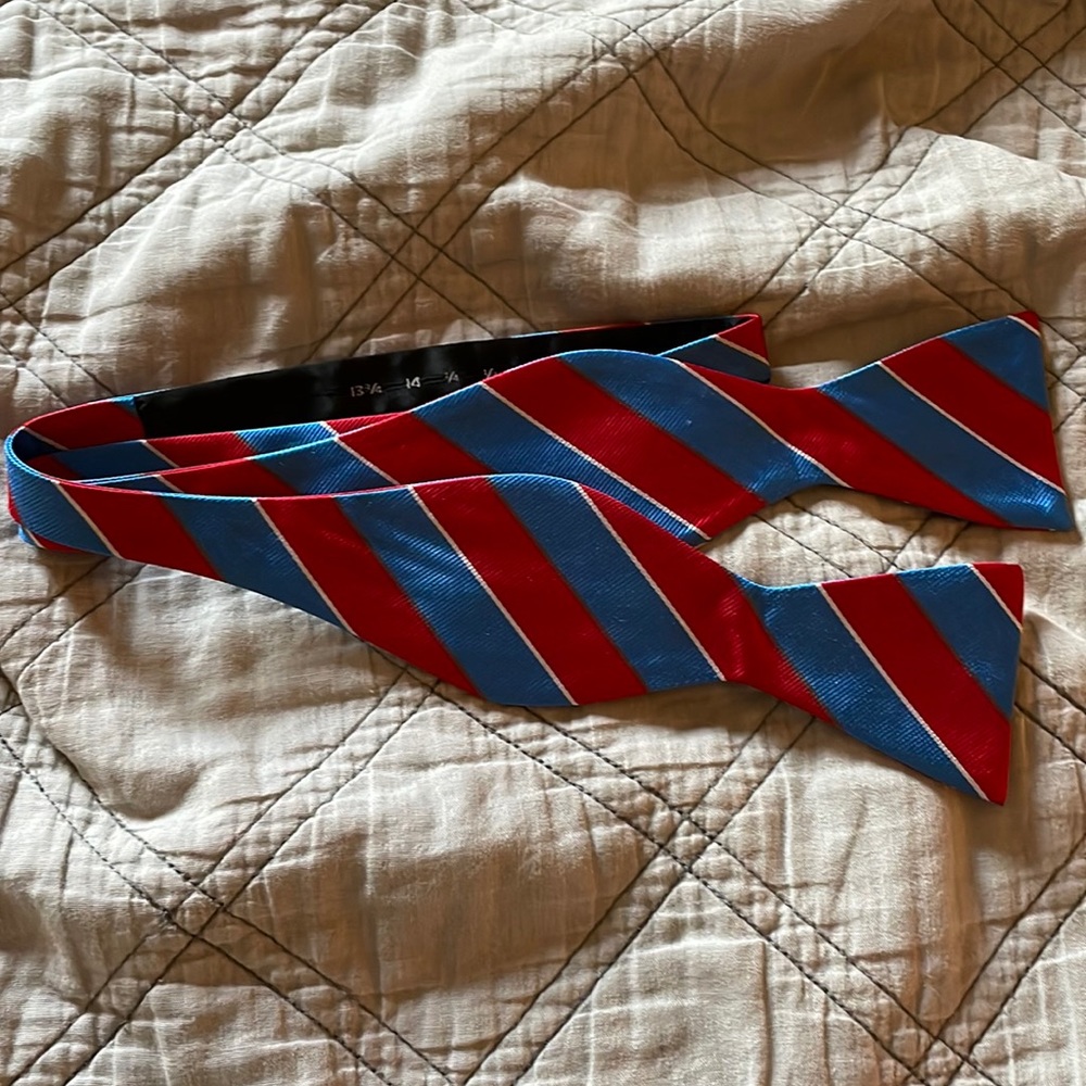 Rooster bow tie